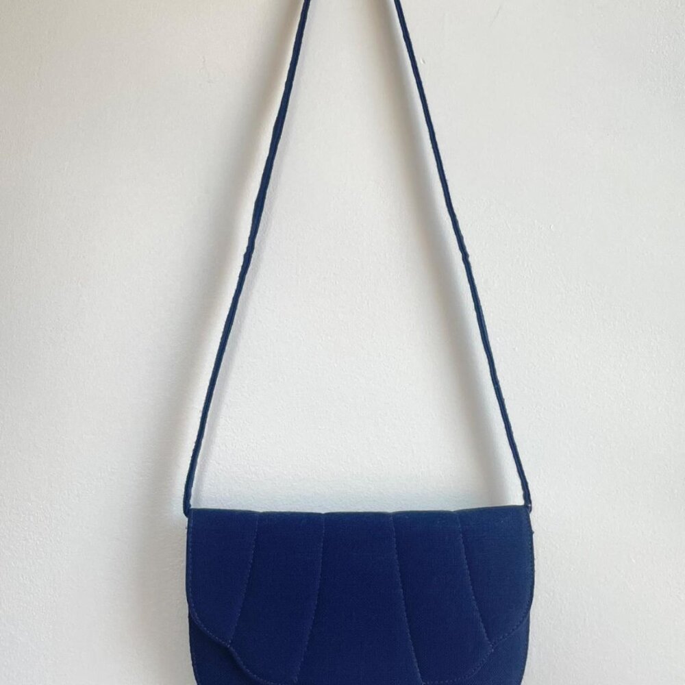 COPY - Vintage 80s does 1950s Blue Clamshell Clutch Purse Handbag by Papagallo